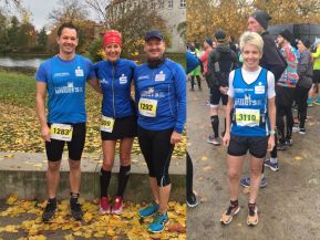 Ingrid König und Wolfgang Auffenberg finishen die Marathon-Distanz unter vier Stunden