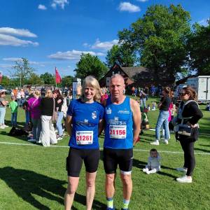 Claudia_Stockmann_und_Harry_Busch_beim_Teekottenlauf_2025-2_original