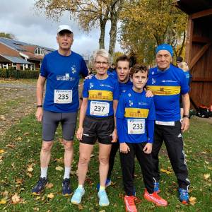 Kreismeisterschaften_im_Wald-_und_Crosslauf_2025_-_Gruppenbild_mit_I._Konig_original