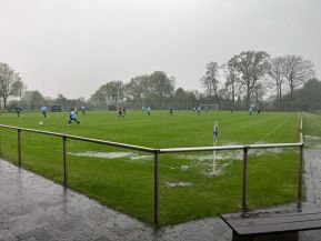 Dauerregen. Fußball. Emotionen. Alles war angerichtet...