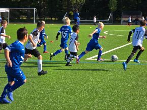Leihgabe aus der F3: Theo Stein führt elegant den Ball