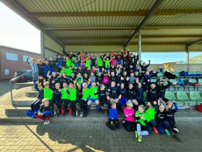 Freudig und erschöpft nach drei Tagen Fußball