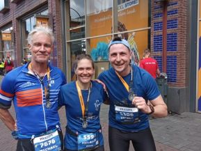 Erfolgreich in Enschede - Norbert Löcken, Melanie Auffenberg und Vitali Schmidt