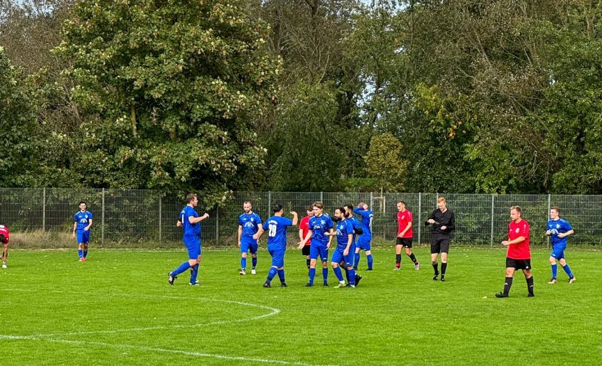 Der Torjubel nach dem 1:0 für unsere Vierte